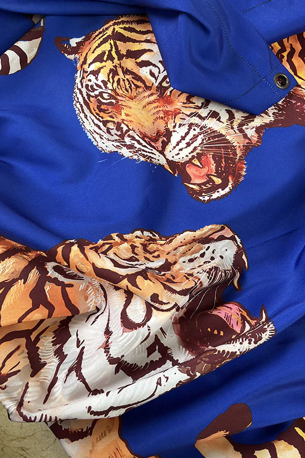 The Tiger Duel Tapestry - Image 3